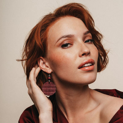 Aarikka Karoliina Earrings, plum red close up
