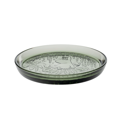 raised lip of green glass plate