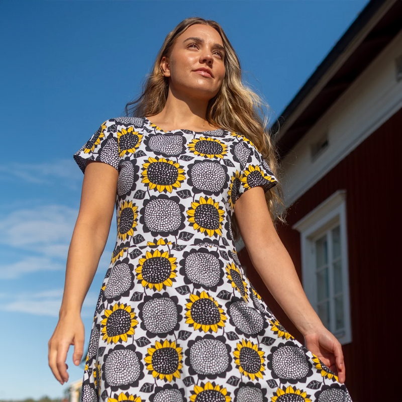 PaaPii Julia Dress - Sunflower pattern