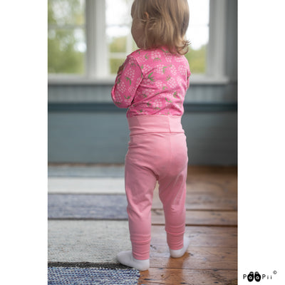 Backside of toddler wearing PaaPii Onesie Jenkka